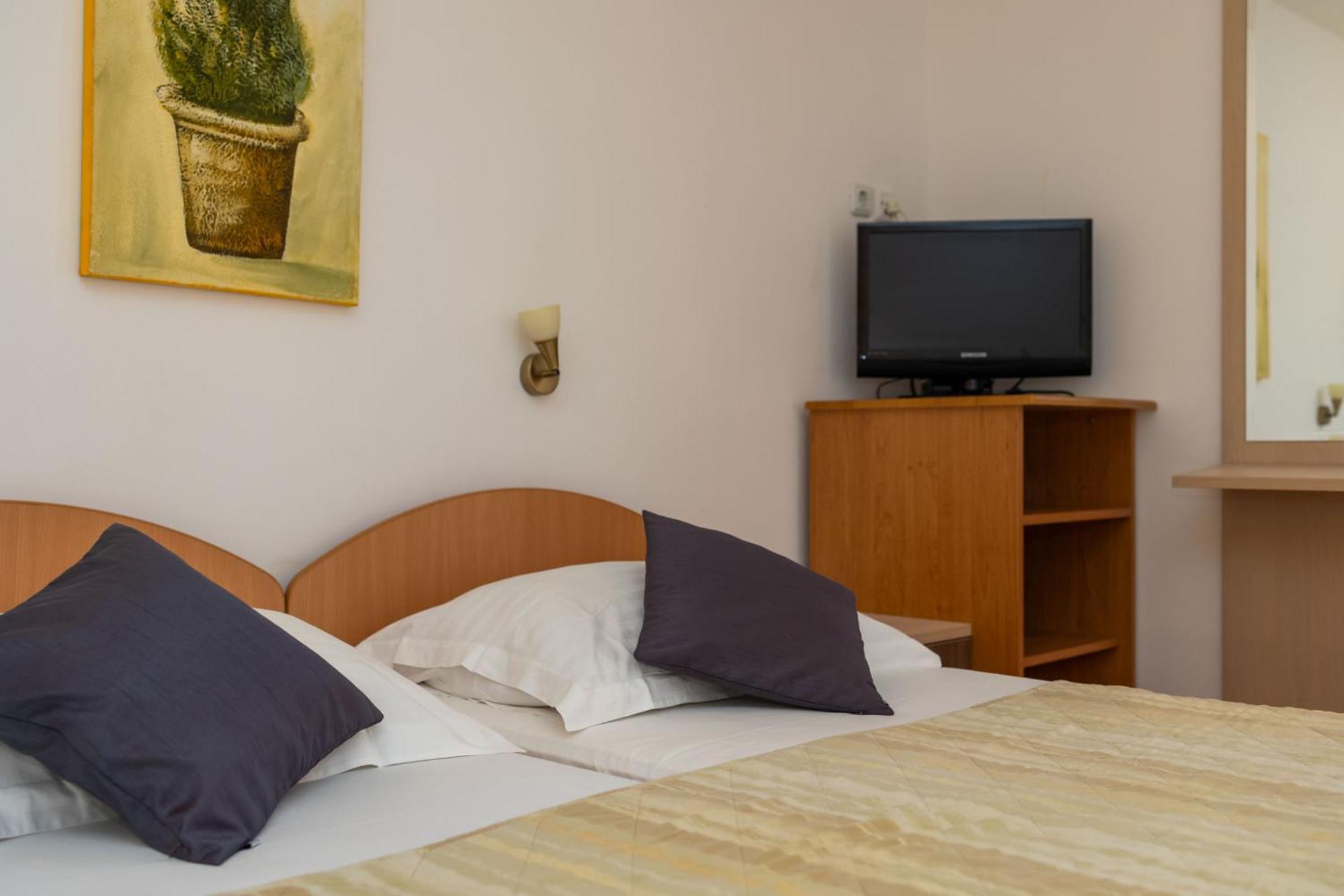 Premium Apartments - Lavica Beach Podstrana Exterior photo