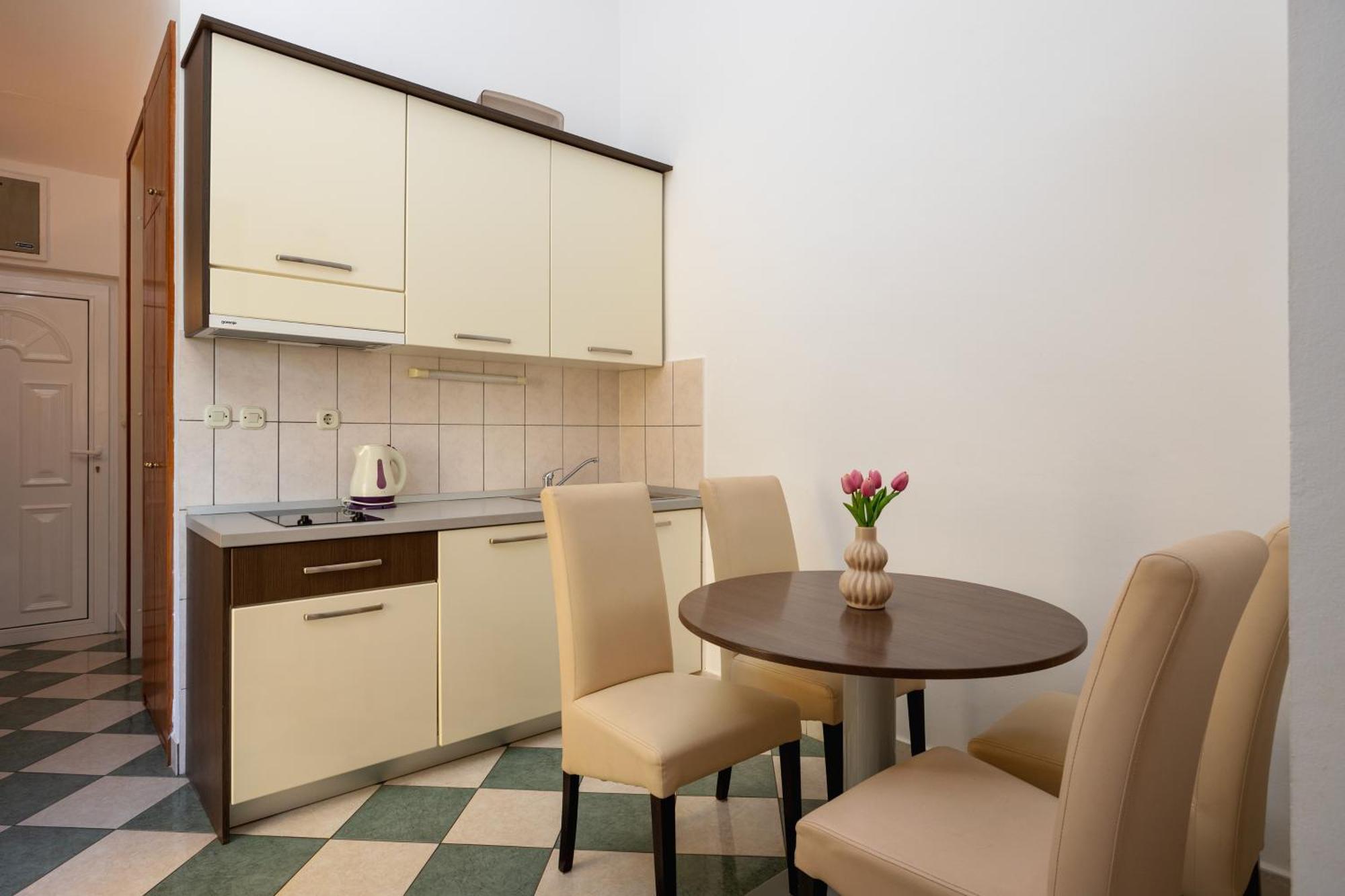 Premium Apartments - Lavica Beach Podstrana Room photo